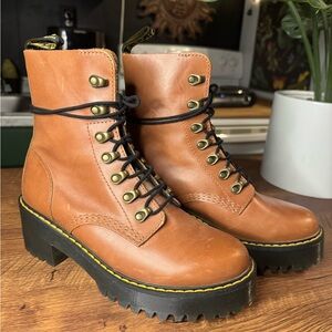 Leona Women's Tan Leather Lace-Up Platform Boot